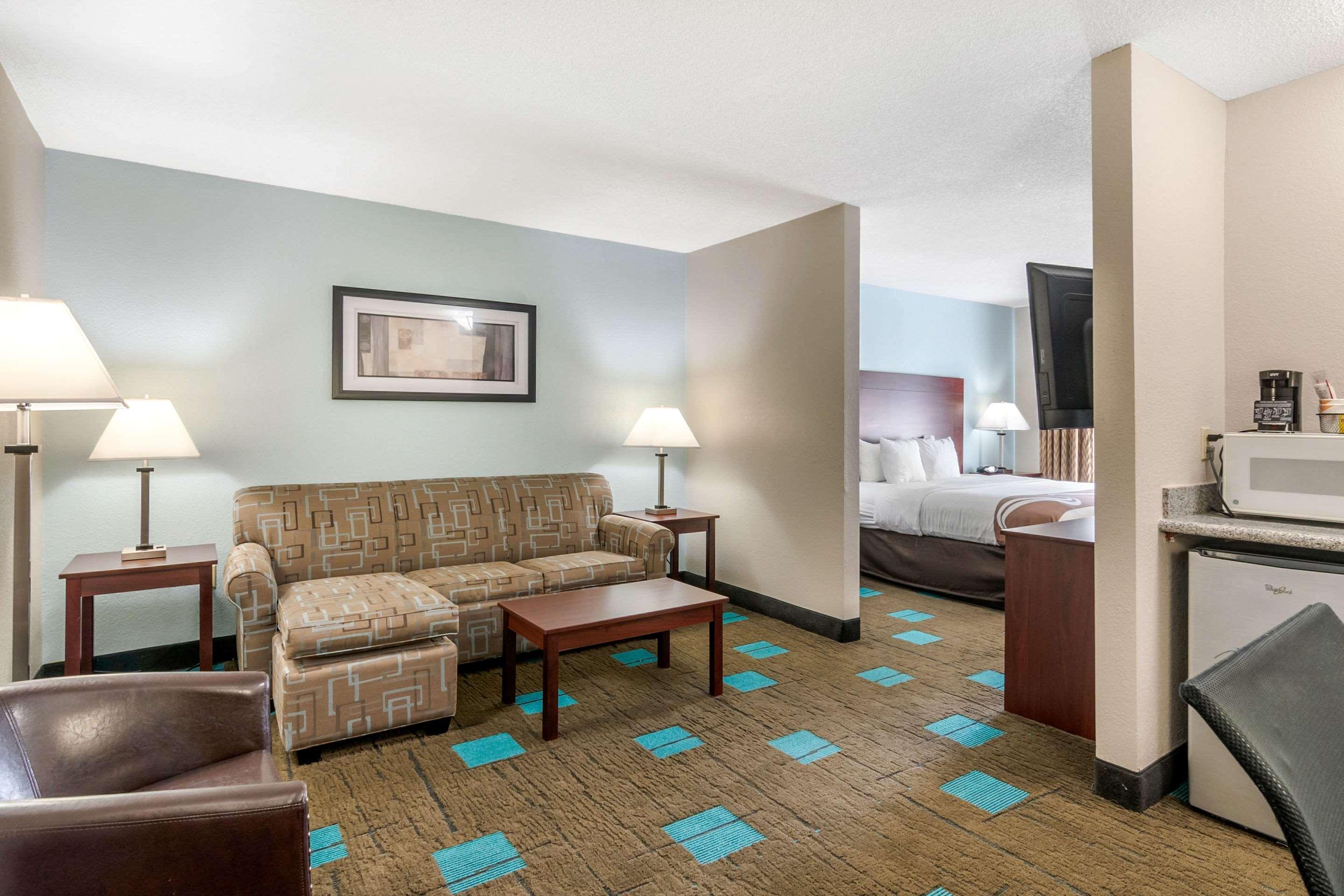 Quality Suites Kansas City International Airport Exterior foto