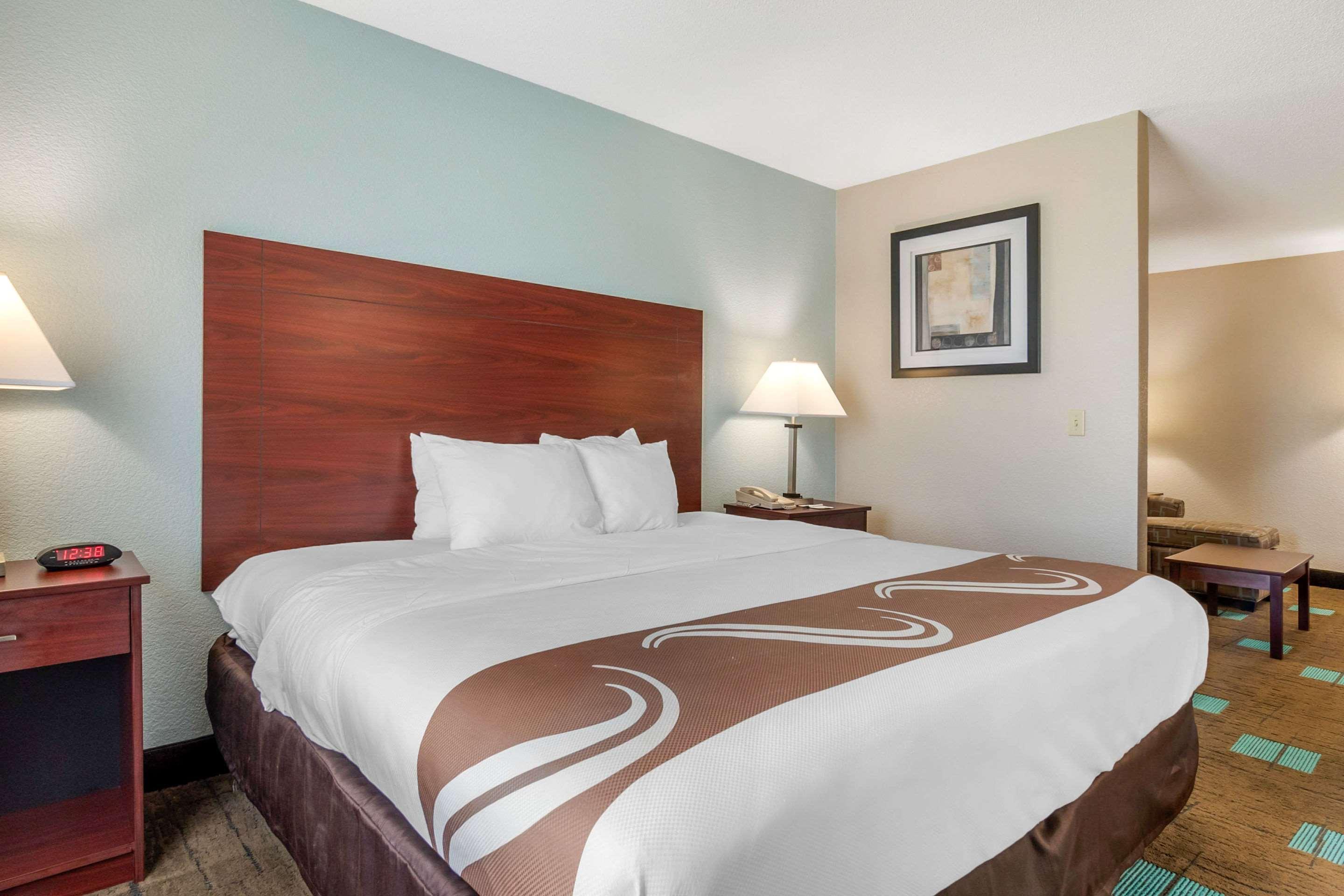 Quality Suites Kansas City International Airport Exterior foto