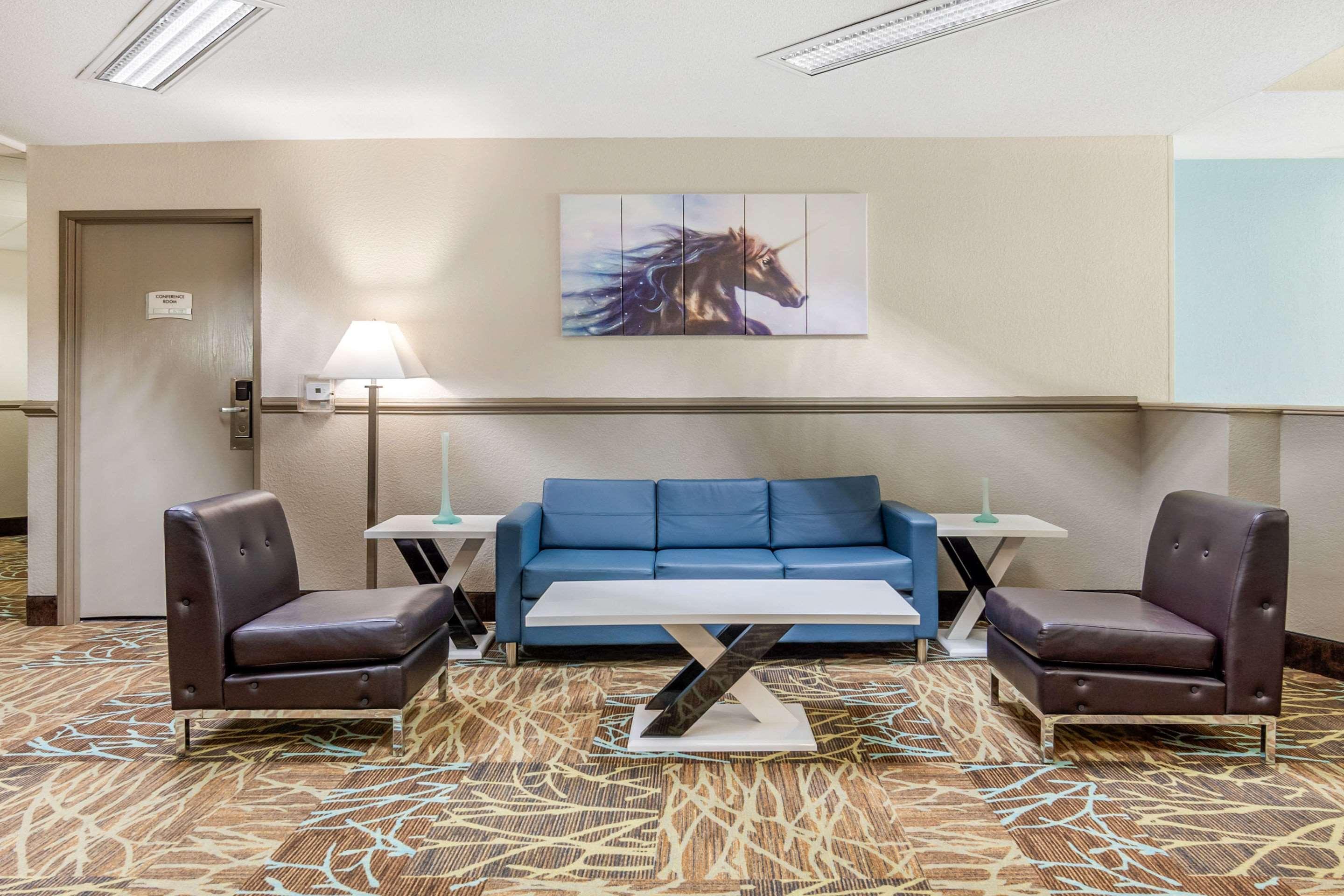 Quality Suites Kansas City International Airport Exterior foto