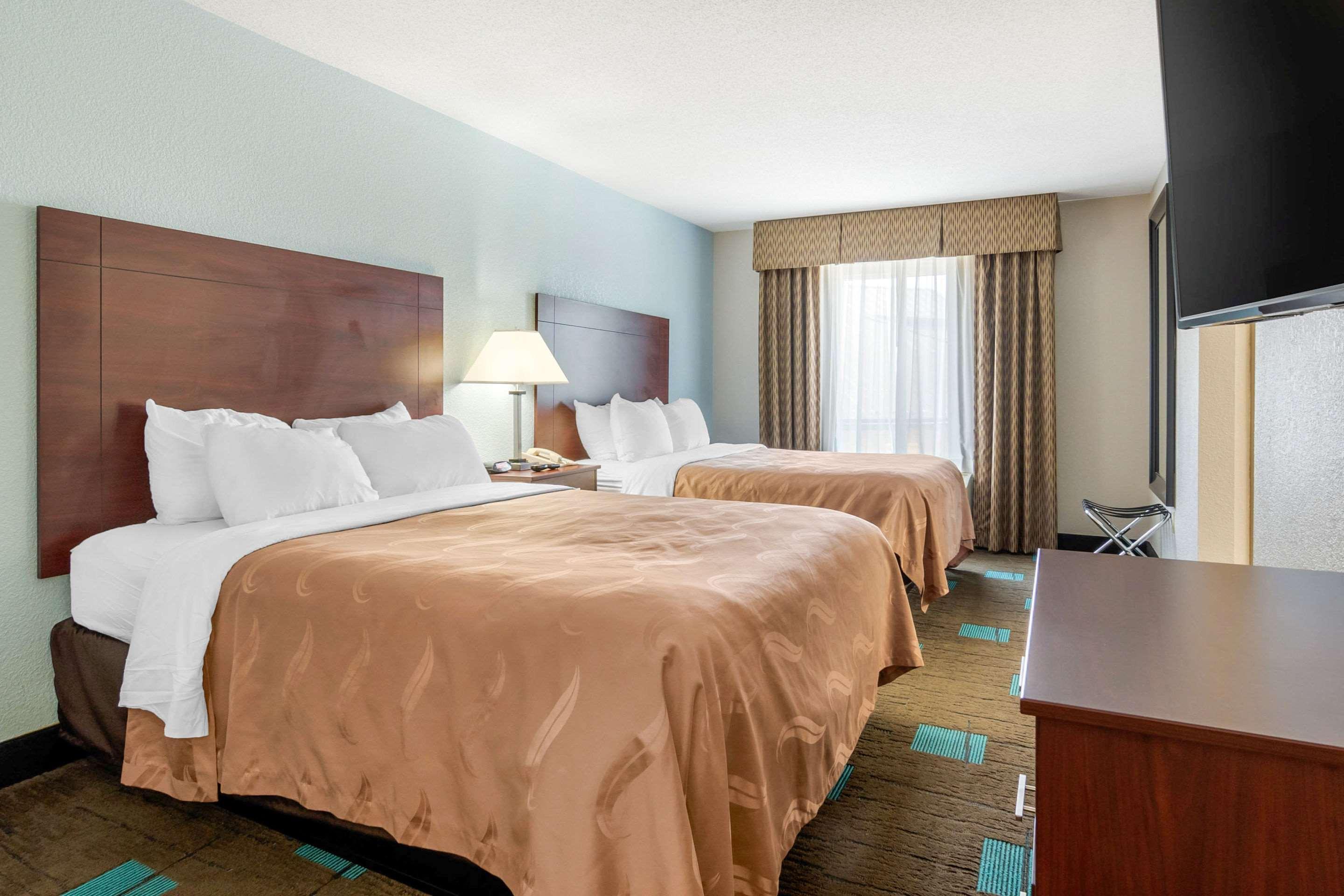Quality Suites Kansas City International Airport Exterior foto